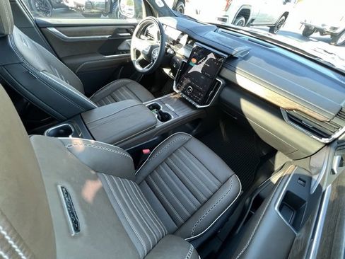 Used 2026 GMC Acadia Denali Ultimate image 14