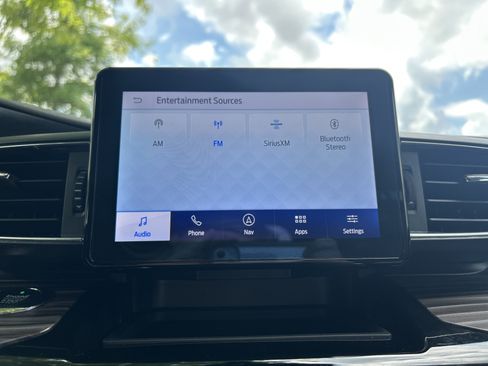 Used 2021 Ford Explorer Limited w/ Equipment Group 301A RWD image 13