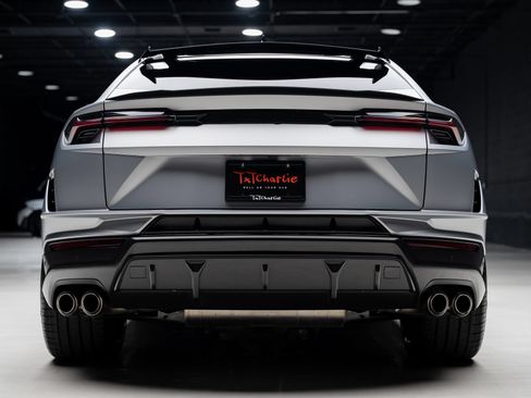 Used 2024 Lamborghini Urus Performante AWD/4WD image 28