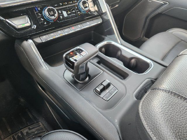 Used 2025 GMC Sierra 1500 Denali AWD/4WD image 18