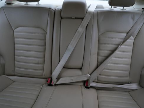 Used 2014 Ford Fusion SE w/ Equipment Group 202A FWD image 13