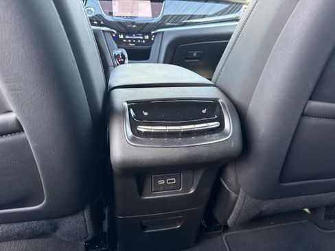 Certified 2025 Cadillac XT6 Premium Luxury image 17