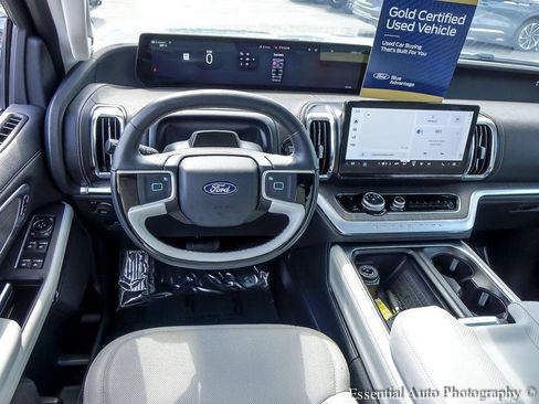 Used 2025 Ford Expedition Platinum w/ Platinum Ultimate Package AWD/4WD image 14