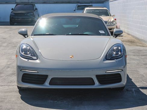 Used 2025 Porsche 718 Boxster image 2