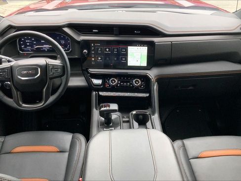 Used 2025 GMC Sierra 1500 AT4 w/ Technology Package AWD/4WD image 14