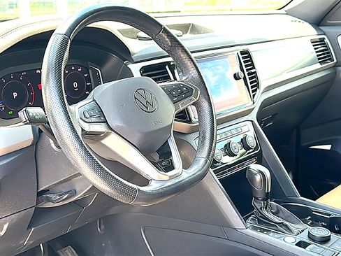 Used 2022 Volkswagen Atlas Cross Sport SEL Premium R-Line AWD/4WD image 5