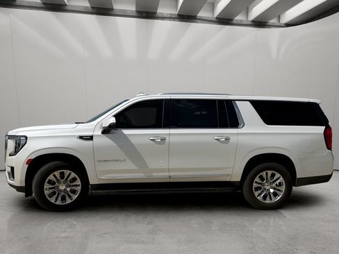 Used 2021 GMC Yukon XL Denali AWD/4WD image 2