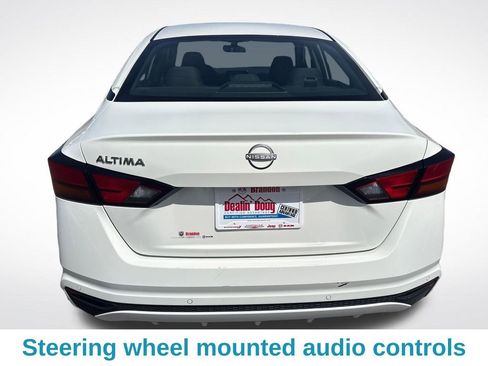 Used 2024 Nissan Altima 2.5 S FWD image 5