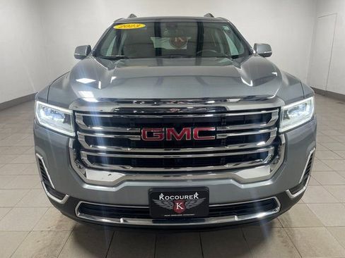 Used 2023 GMC Acadia SLE w/ Driver Convenience Package image 2