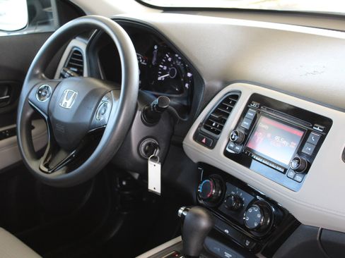 Used 2022 Honda HR-V LX image 15