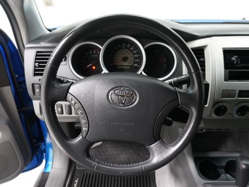 Used 2011 Toyota Tacoma PreRunner w/ SR5 Pkg #2 image 14