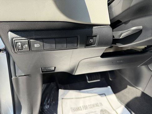 Used 2021 Toyota Corolla LE FWD image 22