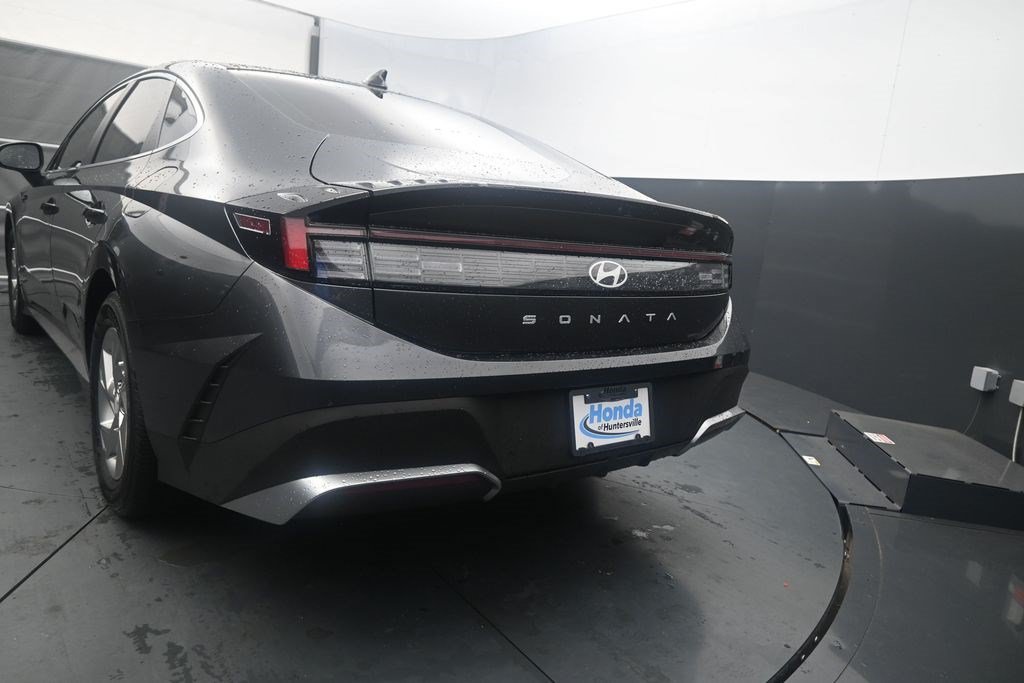 Used 2025 Hyundai Sonata SE FWD image 11