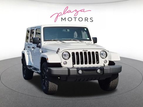 Used 2018 Jeep Wrangler Unlimited Sahara AWD/4WD image 3