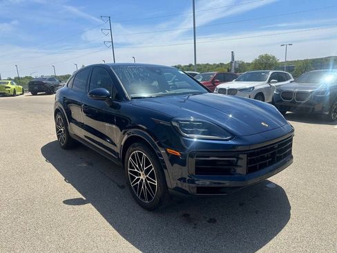 Used 2024 Porsche Cayenne Coupe AWD/4WD image 4