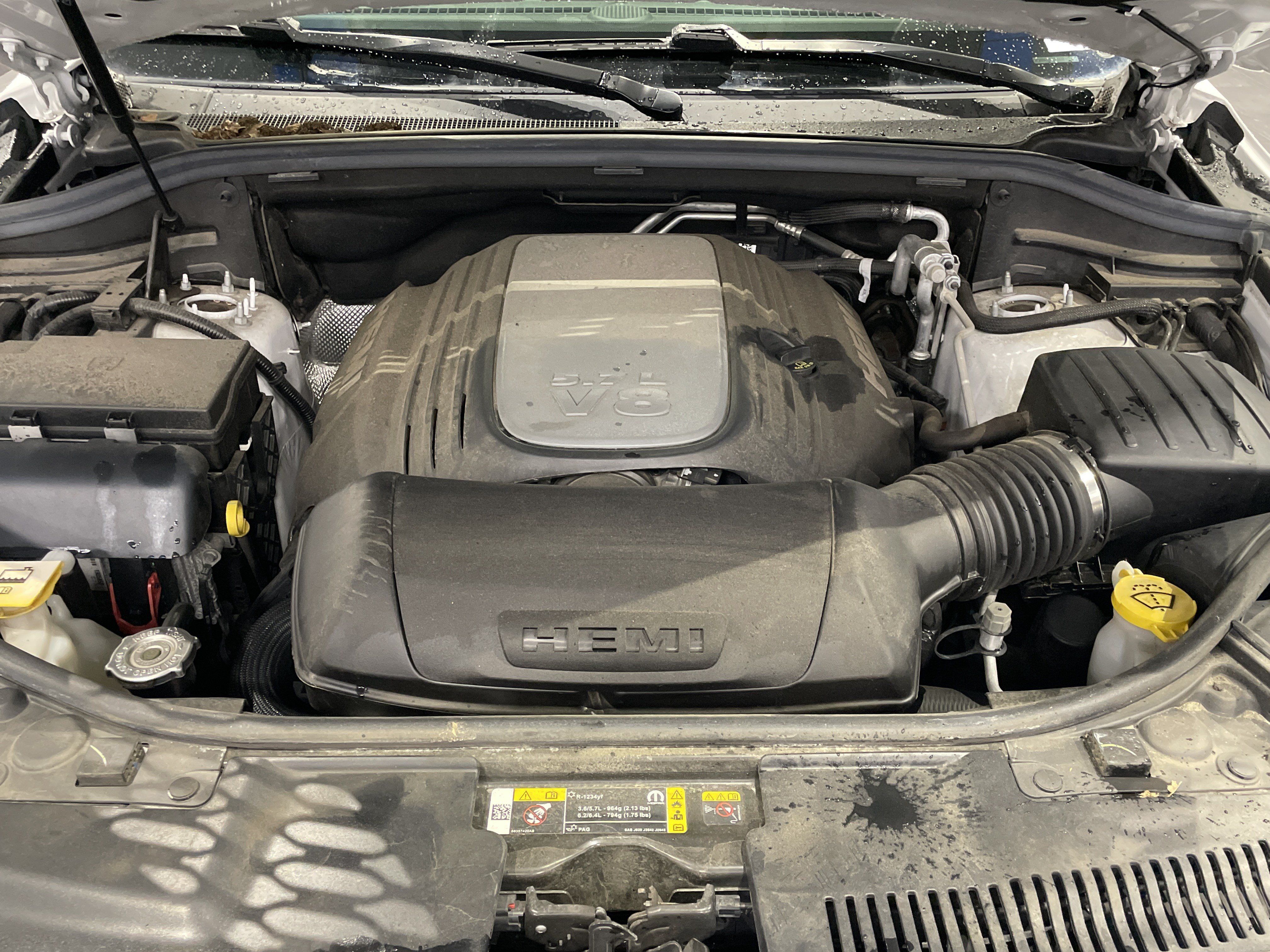 Used 2022 Dodge Durango R/T w/ Blacktop Package AWD/4WD image 39