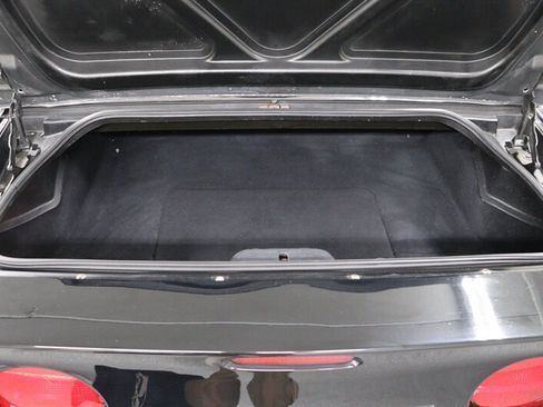 Used 2001 Chevrolet Corvette Convertible w/ Preferred Equipment Group2 RWD image 29