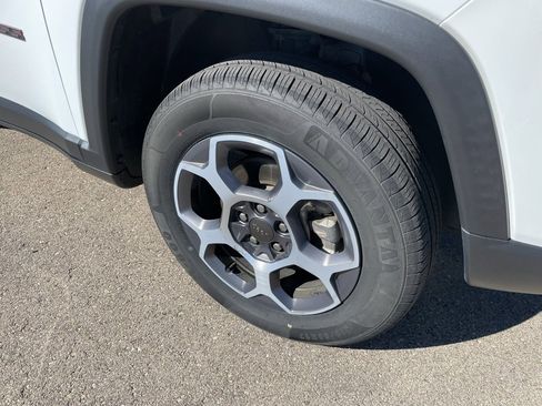 Used 2022 Jeep Compass Trailhawk w/ Trailhawk Convenience Group image 3