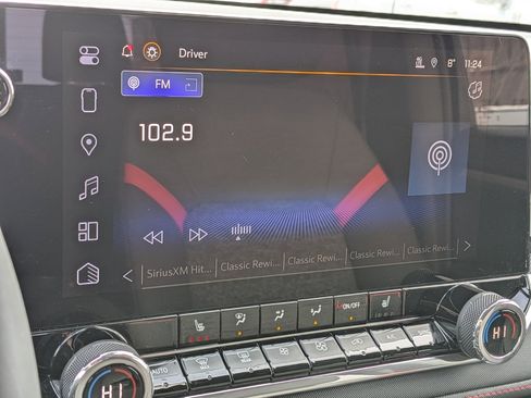 Used 2024 Chevrolet Colorado Z71 w/ Z71 Convenience Package 2 image 19