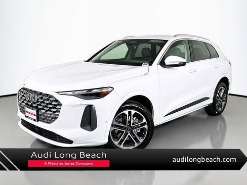 Used 2025 Audi Q5 Premium w/ Convenience Package AWD/4WD image 1