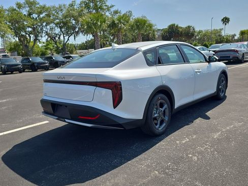 New 2026 Kia K4 FWD image 8