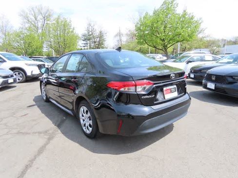 Used 2023 Toyota Corolla LE FWD image 4