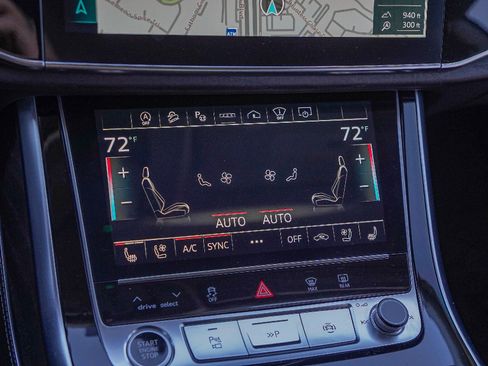 Used 2023 Audi Q8 Prestige w/ Prestige Package image 17