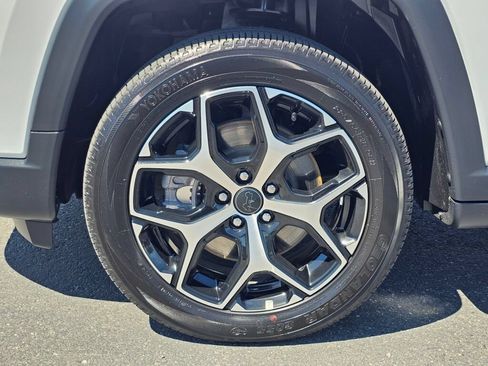 Used 2025 Jeep Compass Limited AWD/4WD image 8