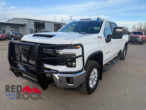 Used 2024 Chevrolet Silverado 3500 LT w/ Convenience Package image 3