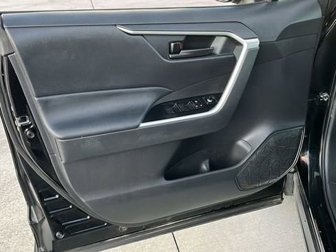 Used 2021 Toyota RAV4 LE w/ Carpet Mat Package (TMS) image 5