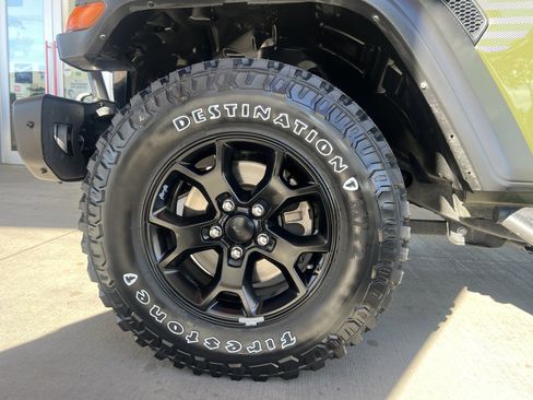 Used 2021 Jeep Wrangler Unlimited Willys image 9