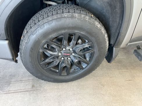 Used 2020 GMC Sierra 1500 Elevation w/ Elevation Value Package AWD/4WD image 10