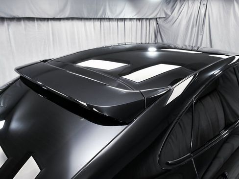 Used 2022 Porsche Cayenne Platinum Edition image 87