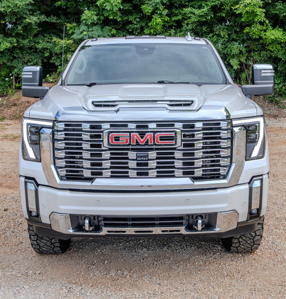 Used 2024 GMC Sierra 2500 Denali w/ Denali Reserve Package AWD/4WD image 8