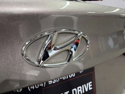 Used 2012 Hyundai Elantra Limited image 18