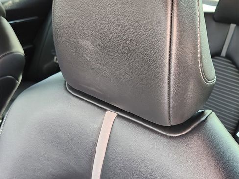 Used 2023 Toyota Camry SE image 5