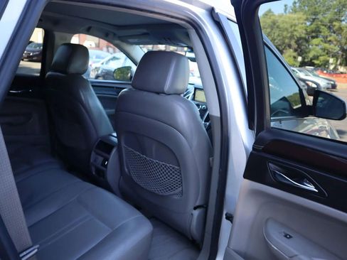 Used 2011 Cadillac SRX Luxury image 18