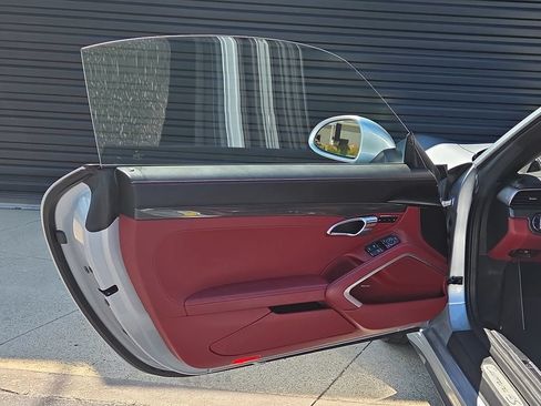 Certified 2017 Porsche 911 Carrera 4S AWD/4WD image 7