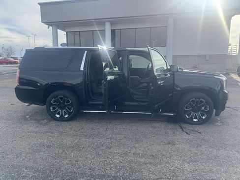 Used 2018 GMC Yukon XL Denali w/ Denali Ultimate Package image 8
