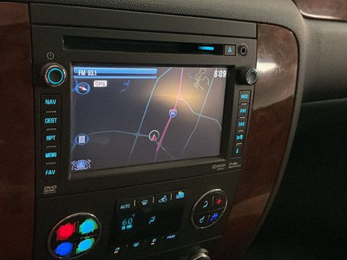 Used 2013 Chevrolet Suburban LTZ AWD/4WD image 16