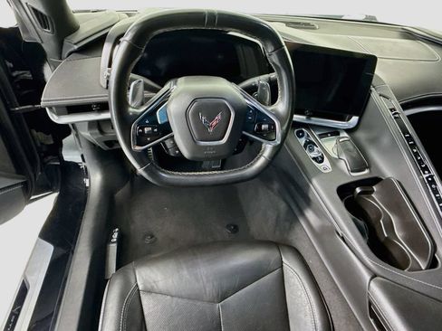 Used 2021 Chevrolet Corvette Stingray Coupe w/ Body-Color Dual Roof Package RWD image 10