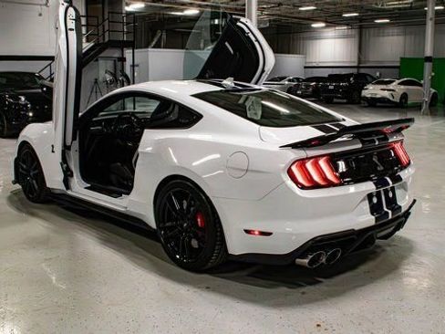 Used 2020 Ford Mustang Shelby GT500 w/ Technology Package image 5