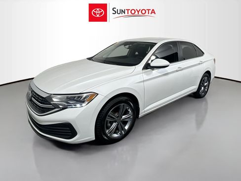 Used 2023 Volkswagen Jetta SE FWD image 9