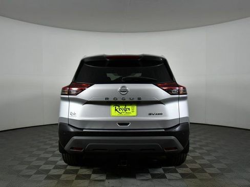Used 2022 Nissan Rogue SV image 12