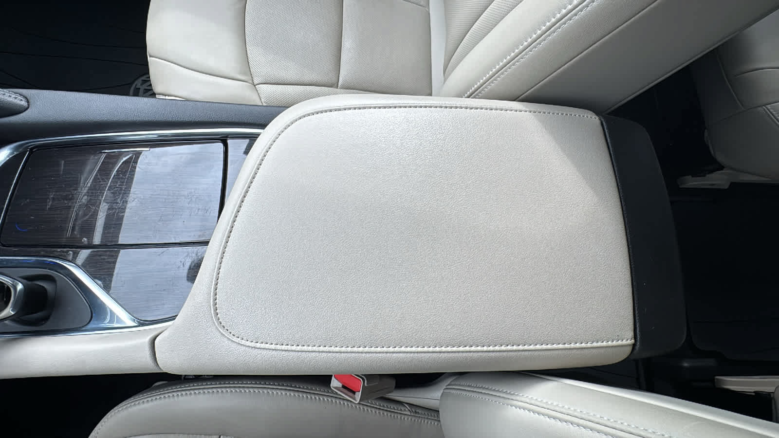 Certified 2019 Buick Enclave Premium w/ Trailering Package, 5000 lbs. AWD/4WD image 25