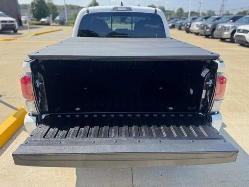 Used 2023 Toyota Tacoma TRD Sport image 21