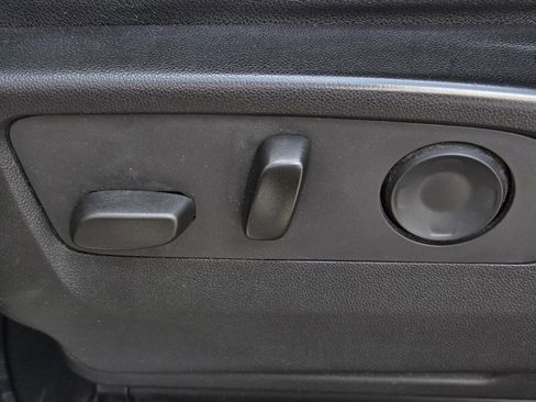 Used 2021 Chevrolet Tahoe Premier w/ Premium Package image 31