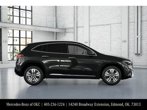 Used 2025 Mercedes-Benz GLA 250 4MATIC image 16