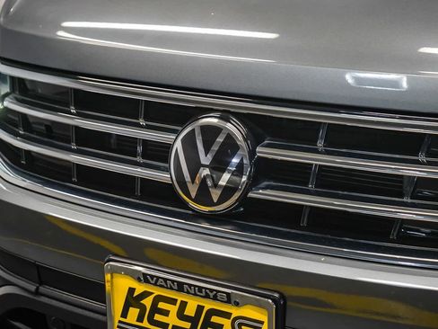 Used 2023 Volkswagen Tiguan S image 8