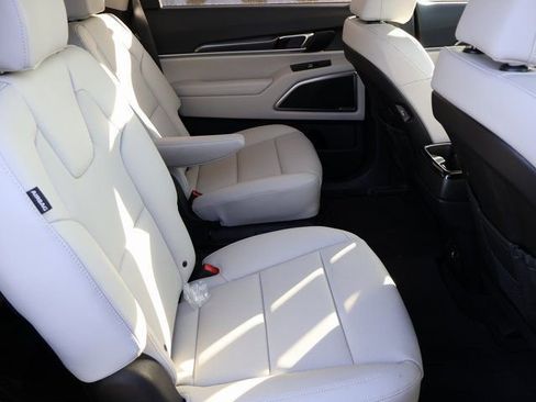 New 2025 Kia Telluride S image 14
